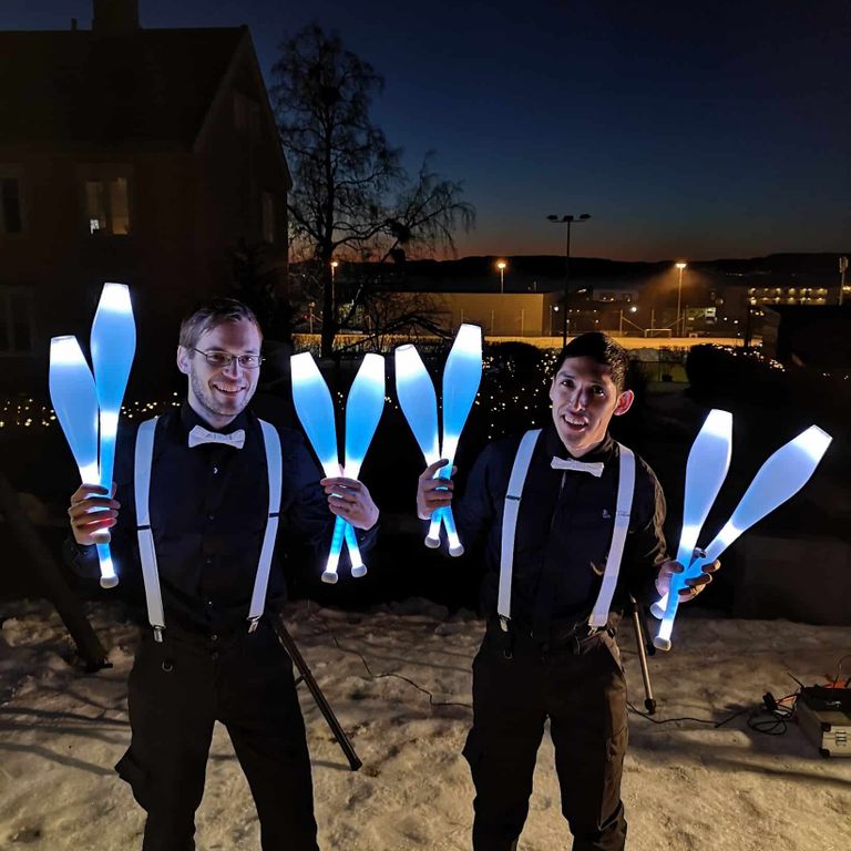 Ansatte med sjongleringsklubber